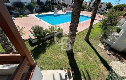 Palamutbükü Mertur Sitesi’nde Denize Yakın Yenilenmiş 2+1 Bahçe Katı Daire
