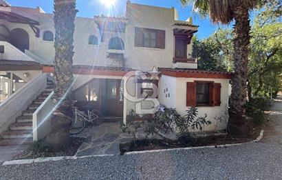 Palamutbükü Mertur Sitesi’nde Denize Yakın Yenilenmiş 2+1 Bahçe Katı Daire