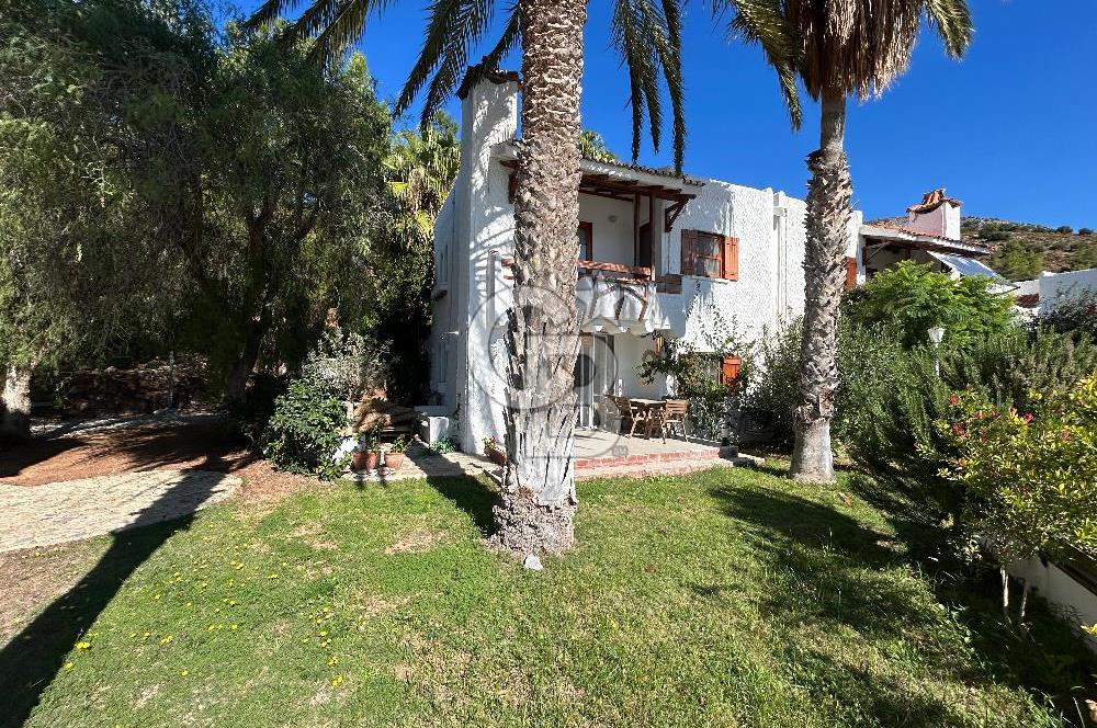Palamutbükü Mertur Sitesi’nde Denize Yakın Yenilenmiş 2+1 Bahçe Katı Daire