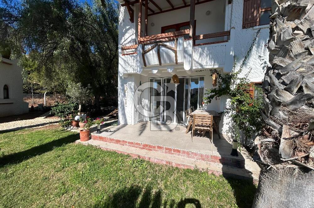 Palamutbükü Mertur Sitesi’nde Denize Yakın Yenilenmiş 2+1 Bahçe Katı Daire