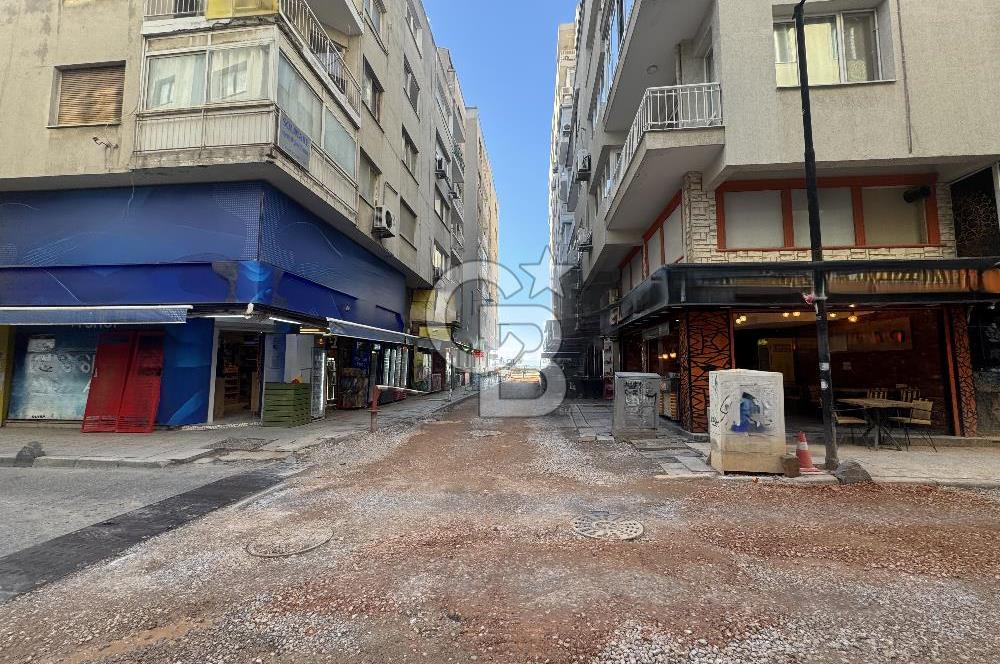 Alsancak 2. Kordon’da 40 m²  Batar kartlı Ulaşım Noktalarına Yakın Satılık Dükkan