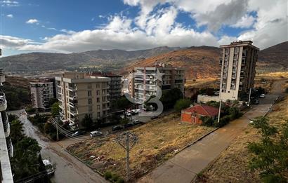 İZMİR BAYRAKLI POSTACILAR MAHALLESİNDE KİRALIK 3+1 DAİRE
