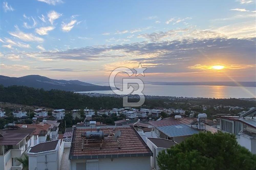 Akbükte Eşsiz Deniz Manzaralı,Bahçeli,Özel Havuzlu Satılık villa