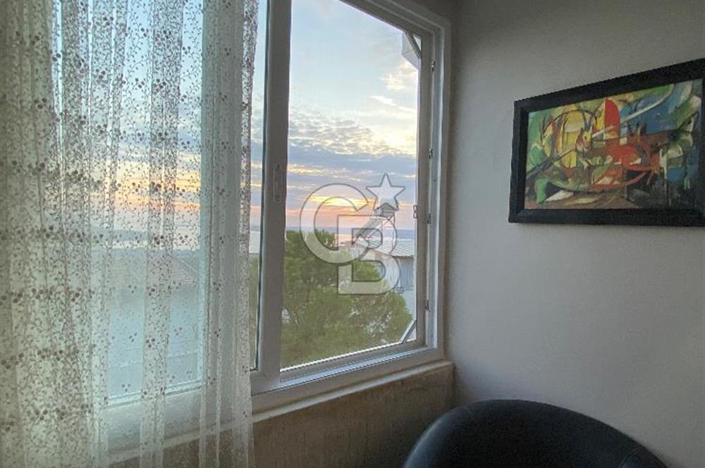 Akbükte Eşsiz Deniz Manzaralı,Bahçeli,Özel Havuzlu Satılık villa