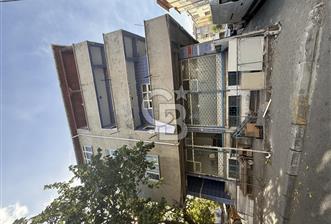 AVCILAR YEŞİLKENT'TE YATIRIM FIRSATI SUNAN SATILIK 5 KATLI BİNA