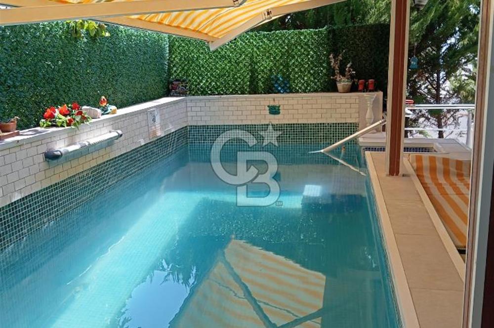 Akbükte Eşsiz Deniz Manzaralı,Bahçeli,Özel Havuzlu Satılık villa