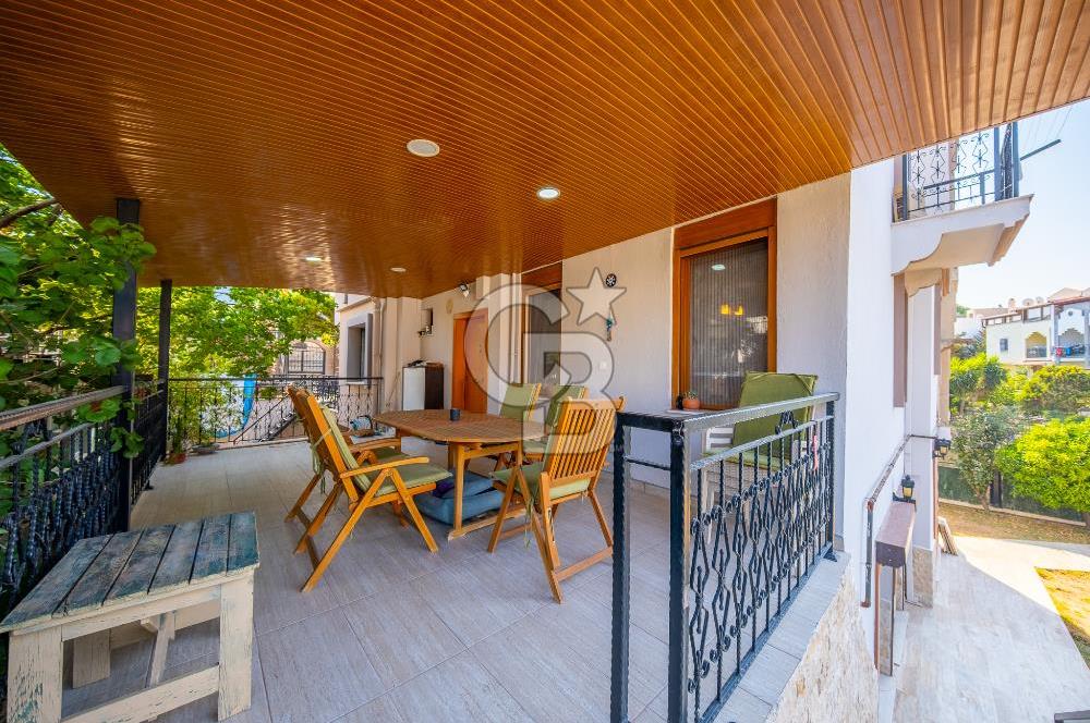 Kahramanderenin Gözde Konumunda 4 Katlı 3+2 Villa