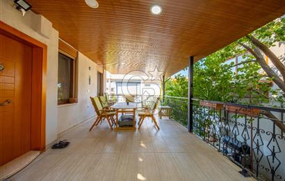 Kahramanderenin Gözde Konumunda 4 Katlı 3+2 Villa