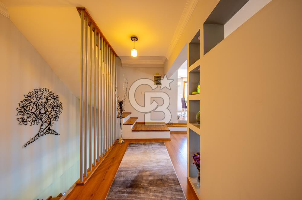 Kahramanderenin Gözde Konumunda 4 Katlı 3+2 Villa