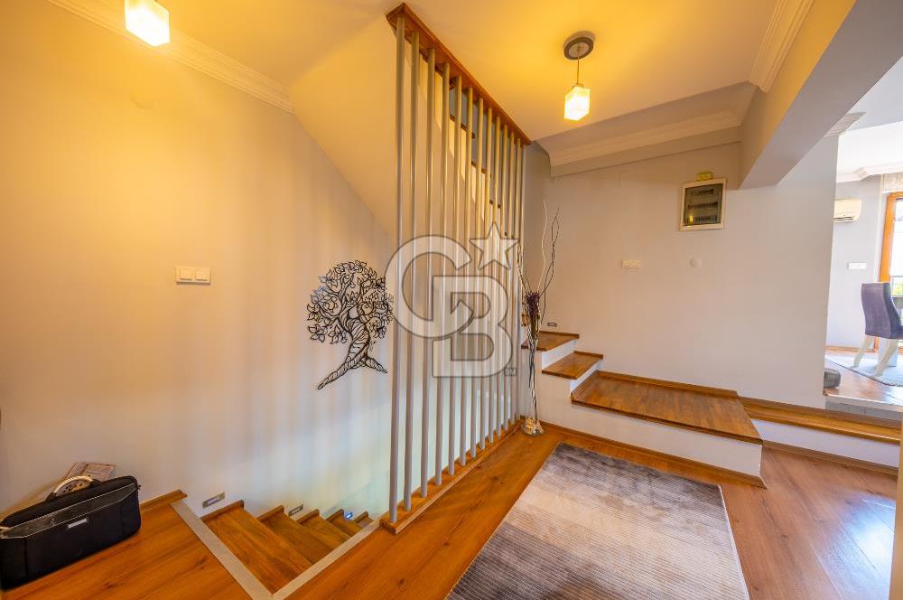 Kahramanderenin Gözde Konumunda 4 Katlı 3+2 Villa