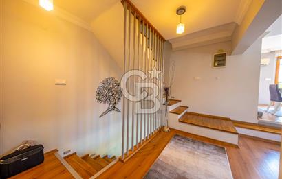 Kahramanderenin Gözde Konumunda 4 Katlı 3+2 Villa