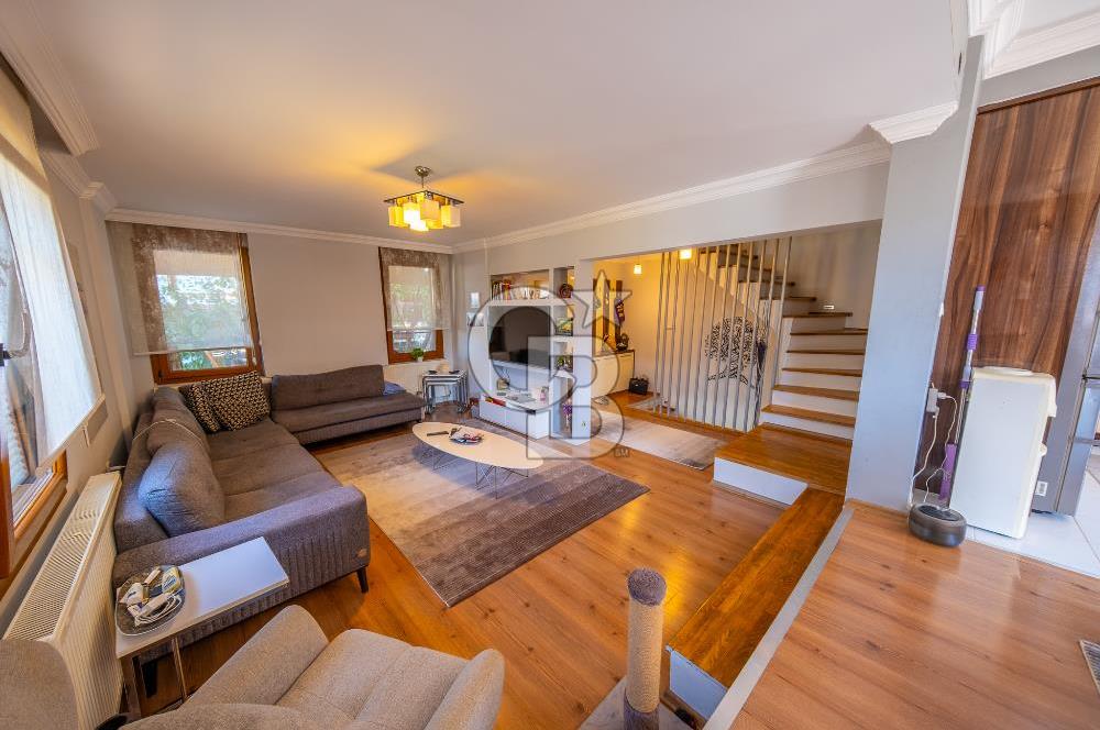 Kahramanderenin Gözde Konumunda 4 Katlı 3+2 Villa