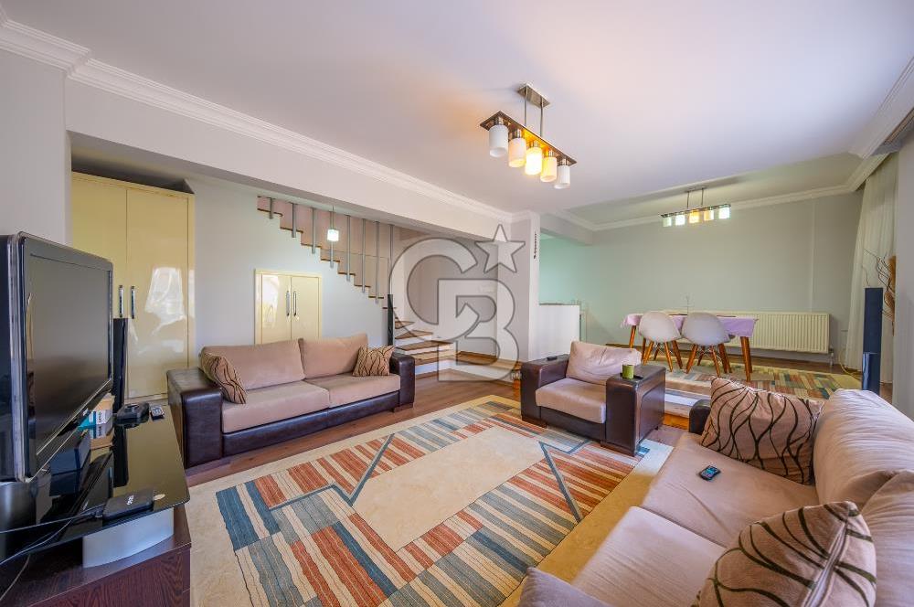 Kahramanderenin Gözde Konumunda 4 Katlı 3+2 Villa