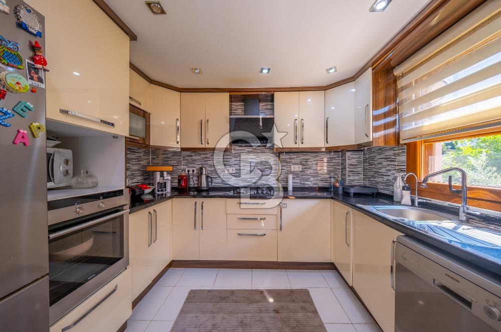 Kahramanderenin Gözde Konumunda 4 Katlı 3+2 Villa