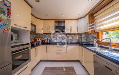 Kahramanderenin Gözde Konumunda 4 Katlı 3+2 Villa