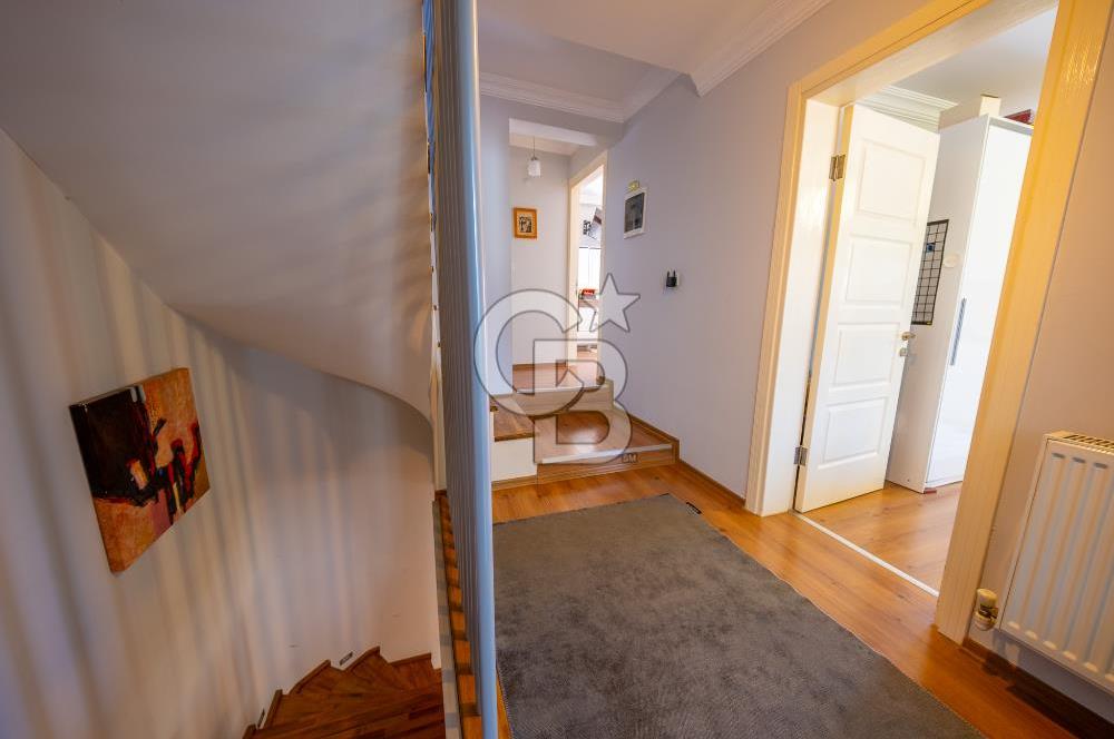 Kahramanderenin Gözde Konumunda 4 Katlı 3+2 Villa