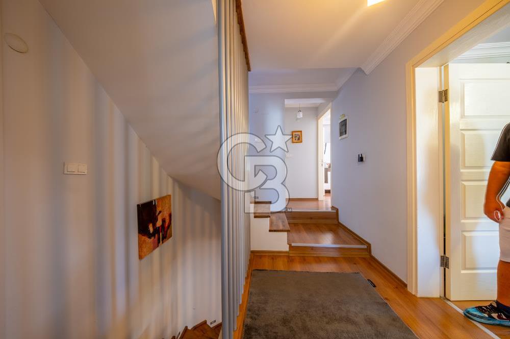 Kahramanderenin Gözde Konumunda 4 Katlı 3+2 Villa