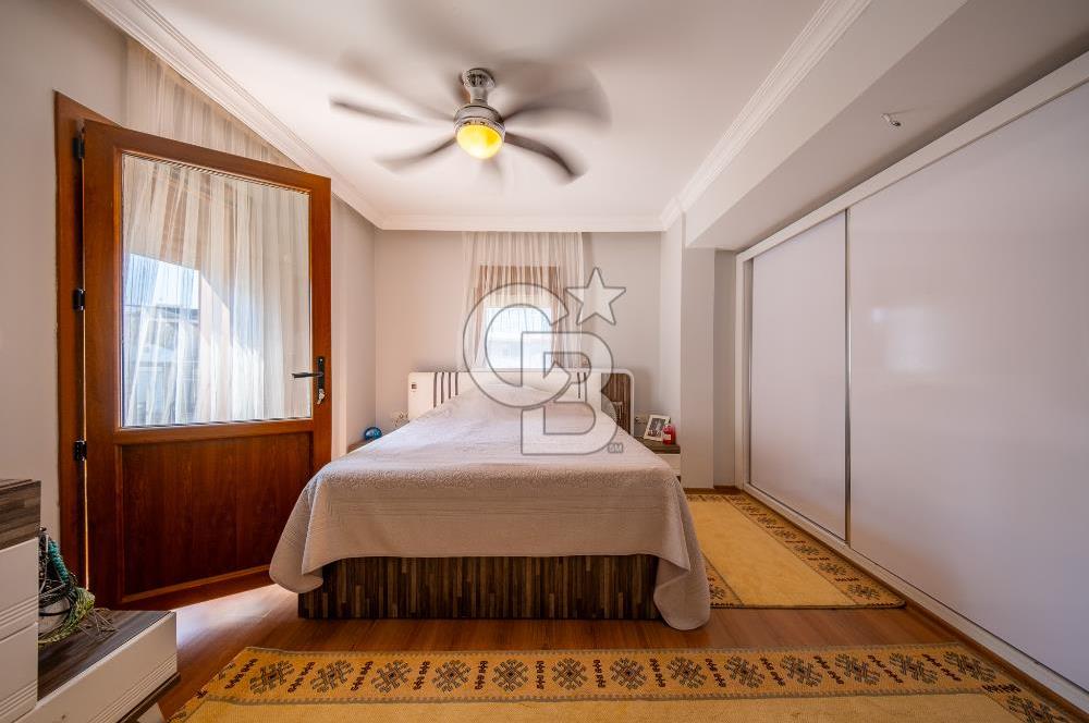 Kahramanderenin Gözde Konumunda 4 Katlı 3+2 Villa