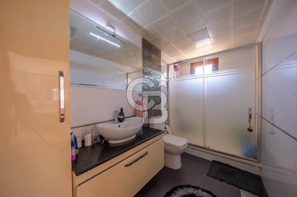 Kahramanderenin Gözde Konumunda 4 Katlı 3+2 Villa