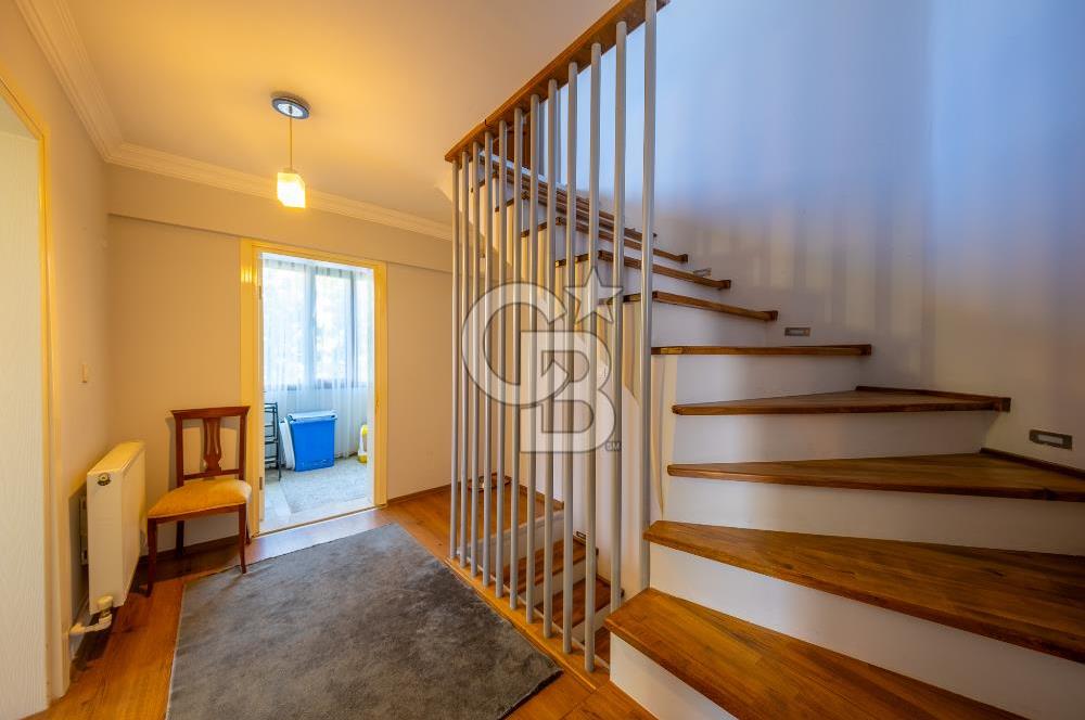 Kahramanderenin Gözde Konumunda 4 Katlı 3+2 Villa
