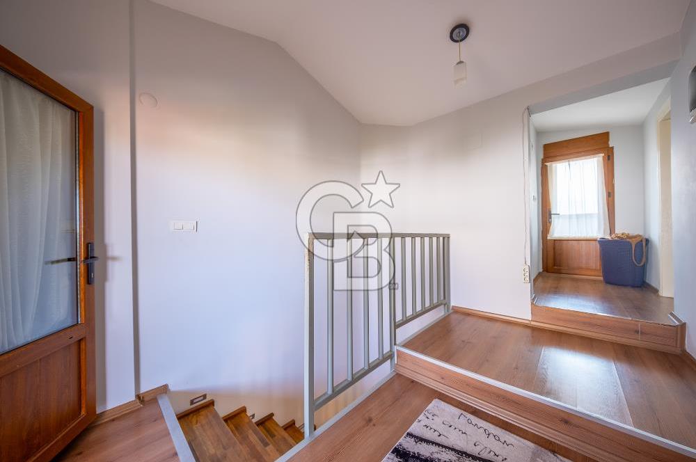 Kahramanderenin Gözde Konumunda 4 Katlı 3+2 Villa
