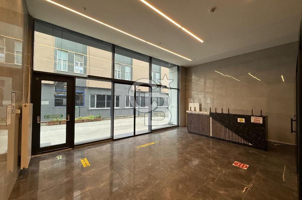 AVCILAR E-5 KOSKA 100m MESAFEDE KİRALIK 80m2 OFİS PRESTİJLİ BİNA