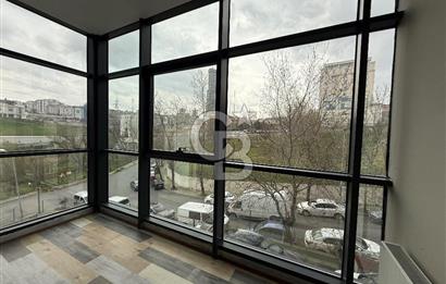 AVCILAR E-5 KOSKA 100m MESAFEDE KİRALIK 80m2 OFİS PRESTİJLİ BİNA