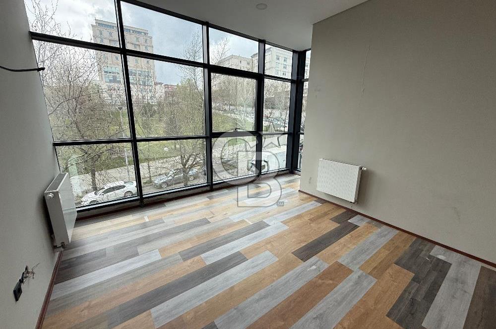 AVCILAR E-5 KOSKA 100m MESAFEDE KİRALIK 80m2 OFİS PRESTİJLİ BİNA