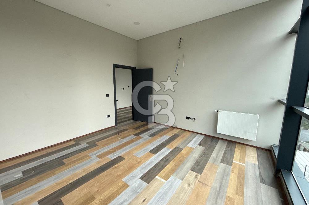 AVCILAR E-5 KOSKA 100m MESAFEDE KİRALIK 80m2 OFİS PRESTİJLİ BİNA