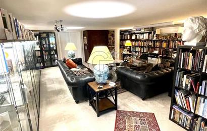 İzmir Çeşme de Satılık 3500 m2 Arsa İçerisinde Havuzlu Lüks Villa