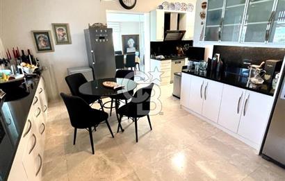 İzmir Çeşme de Satılık 3500 m2 Arsa İçerisinde Havuzlu Lüks Villa