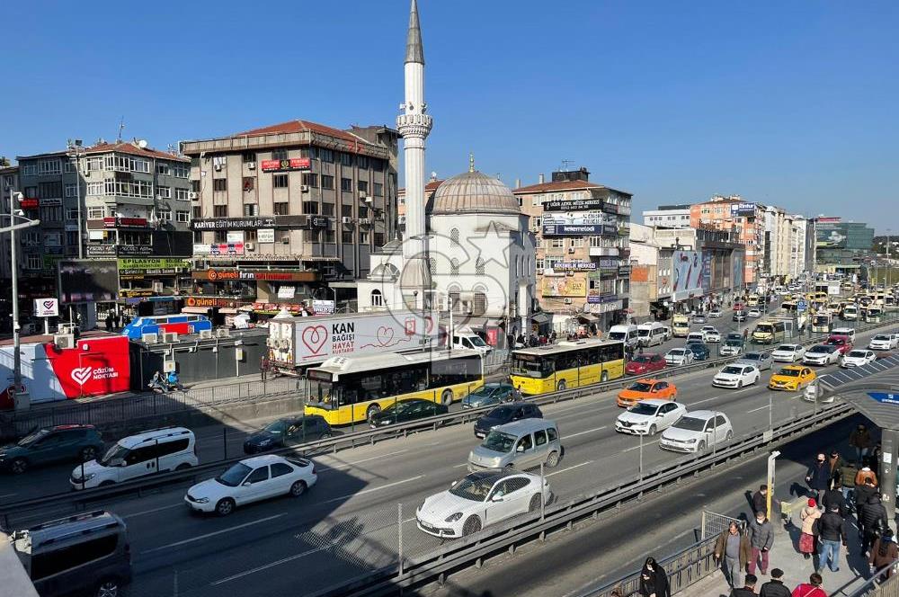 Şirinevler Meydan'da Bakımlı,Temiz 3+1 Kiralık Daire