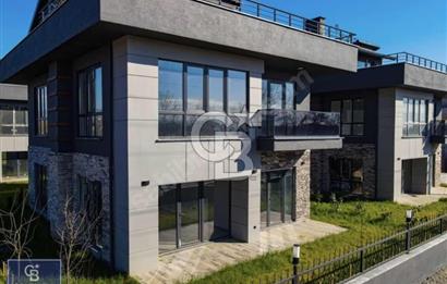 DÜZCE'DE ÖZEL İÇ TASARIMLI TERASLI 4+1 SATILIK TRIPLEKS VİLLA