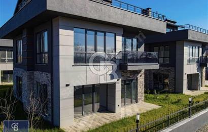 DÜZCE'DE ÖZEL İÇ TASARIMLI TERASLI 4+1 SATILIK TRIPLEKS VİLLA