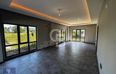 DÜZCE'DE ÖZEL İÇ TASARIMLI TERASLI 4+1 SATILIK TRIPLEKS VİLLA