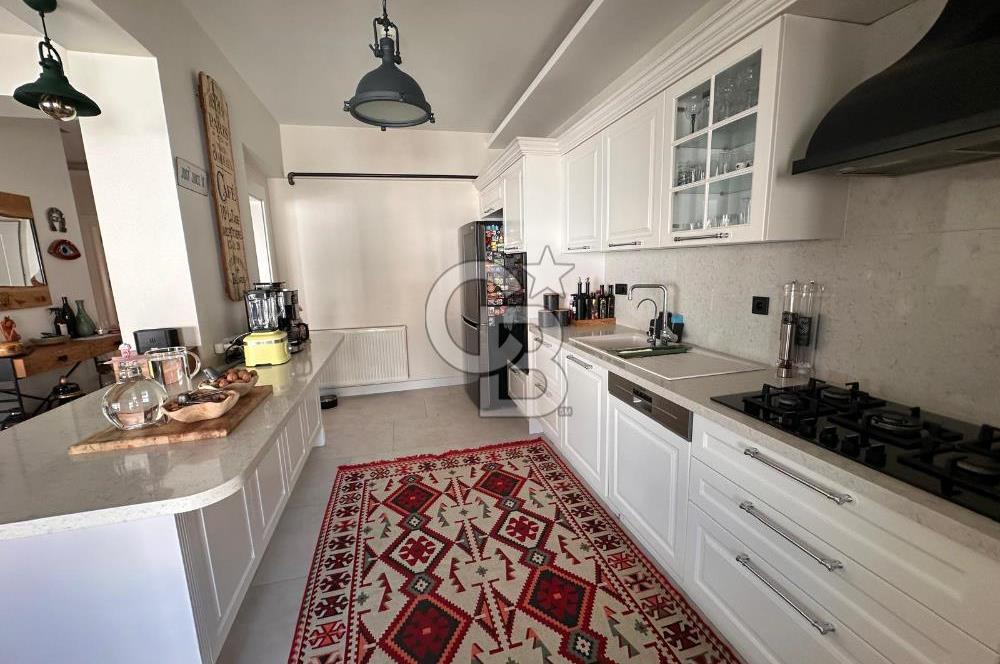 Bostanlı'nın Kalbinde Yeni Binada Kiralık 4+1 Çatı Dubleks