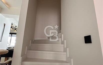 Bostanlı'nın Kalbinde Yeni Binada Kiralık 4+1 Çatı Dubleks