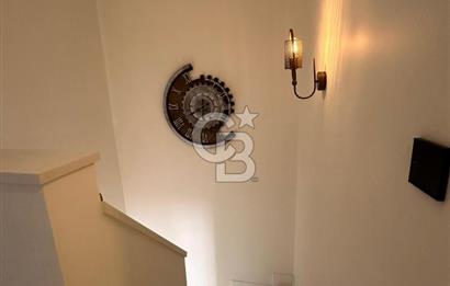 Bostanlı'nın Kalbinde Yeni Binada Kiralık 4+1 Çatı Dubleks