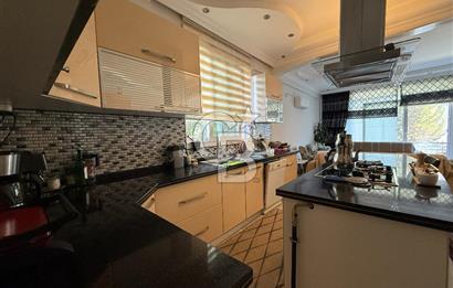 Güzelbahçe'de Ticari Ruhsatlı,Müstakil Bahçeli Satılık Villa