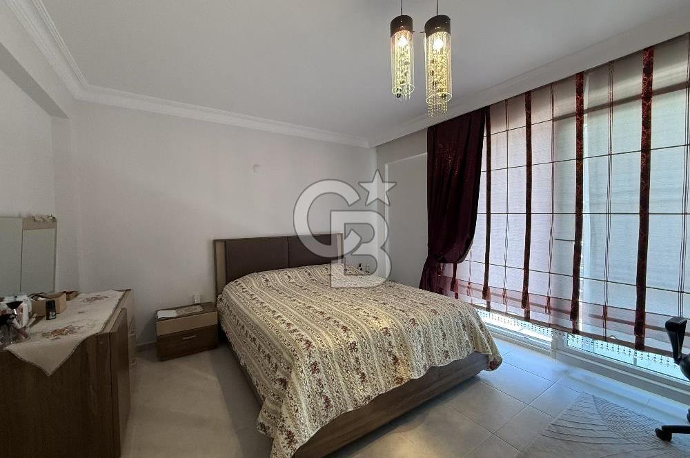 Güzelbahçe'de Ticari Ruhsatlı,Müstakil Bahçeli Satılık Villa