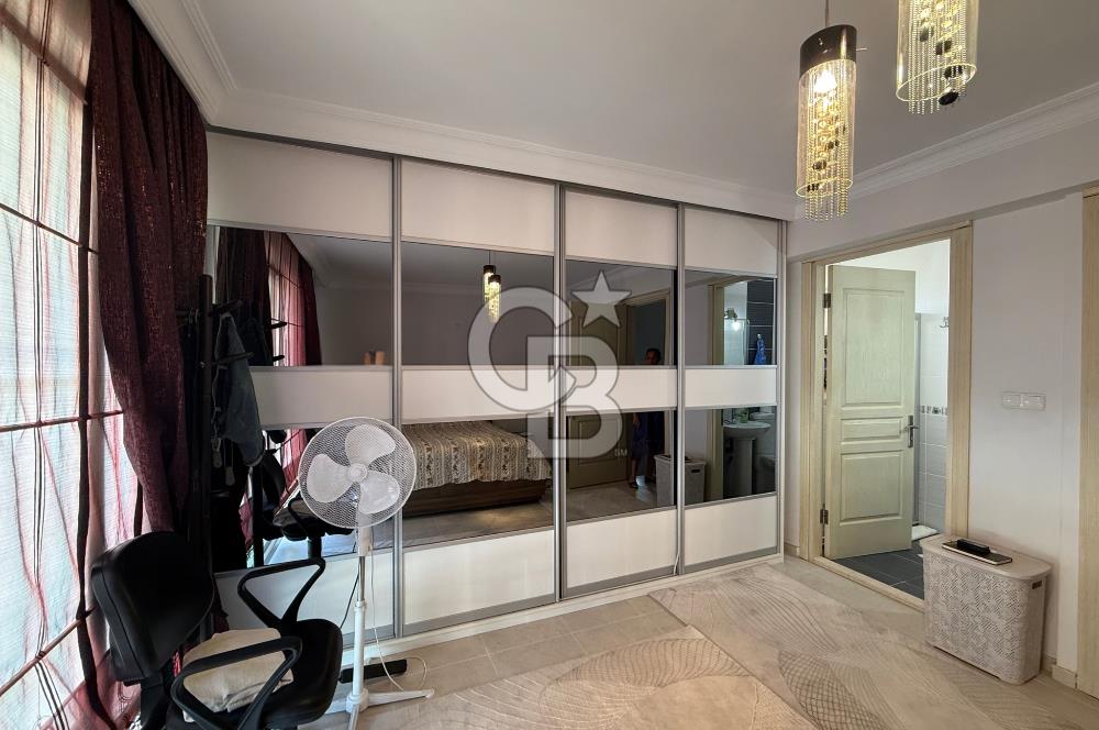 Güzelbahçe'de Ticari Ruhsatlı,Müstakil Bahçeli Satılık Villa