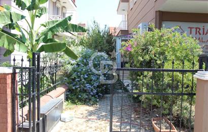 Güzelbahçe'de Ticari Ruhsatlı,Müstakil Bahçeli Satılık Villa