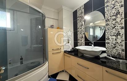 Güzelbahçe'de Ticari Ruhsatlı,Müstakil Bahçeli Satılık Villa