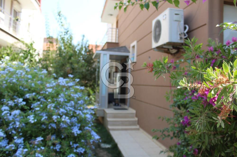 Güzelbahçe'de Ticari Ruhsatlı,Müstakil Bahçeli Satılık Villa