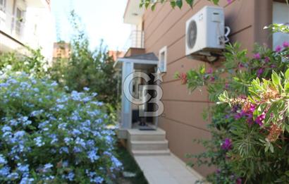 Güzelbahçe'de Ticari Ruhsatlı,Müstakil Bahçeli Satılık Villa