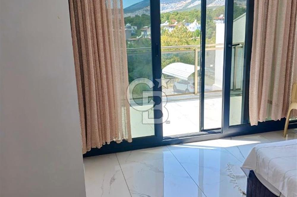 Modern Tasarım:Akbükte Lüks 3+1 Eşyalı Kiralık Dubleks Villa