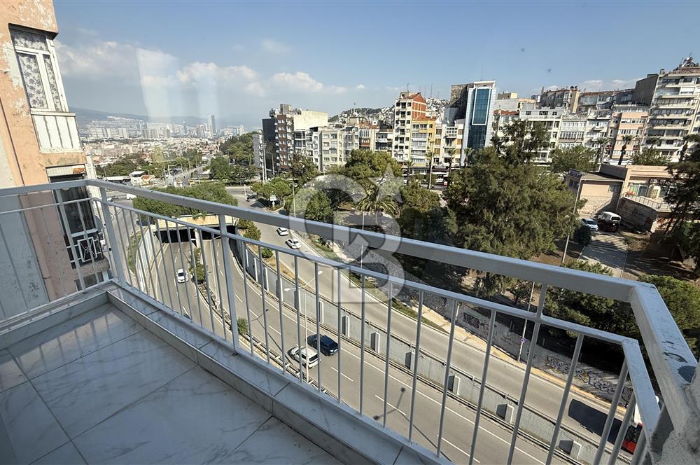 İNÖNÜ CADDESİ ÜZERİNDE PANORAMİK DENİZ MANZARALI 2+1 SATILIK DAİRE
