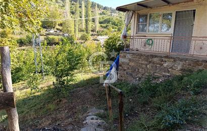İZMİR KEMALPAŞA KAMBERLER KÖYÜ GİRİŞİNDE MÜSTAKİL EŞYALI EV VE BAHÇE