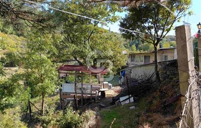 İZMİR KEMALPAŞA KAMBERLER KÖYÜ GİRİŞİNDE MÜSTAKİL EŞYALI EV VE BAHÇE