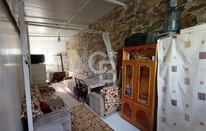 İZMİR KEMALPAŞA KAMBERLER KÖYÜ GİRİŞİNDE MÜSTAKİL EŞYALI EV VE BAHÇE